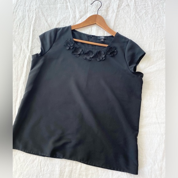 Chic by Jacob Black Blouse With Floral Detail - Picture 7 of 10